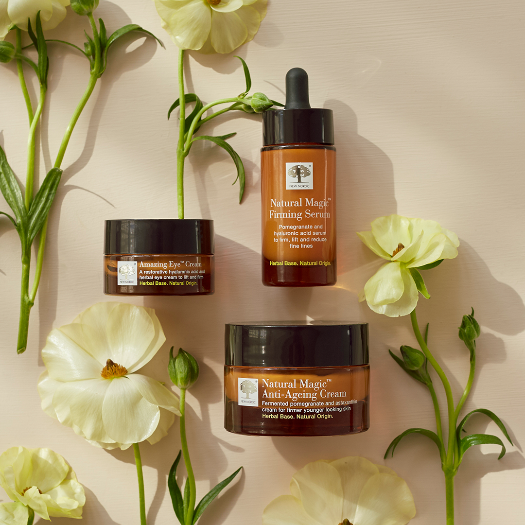 IG_NaturalMagicAmazingEyeCream_FirmingSerum_AntiAgeingCream_WhiteFlowers_JBP0007_NewNordic_15_apr_25_34457_J_INT